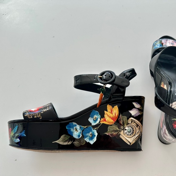 Dolce & Gabbana Patent Leather Floral Print Sandals Women's Size: 7 | IT 37 - Picture 3 of 7